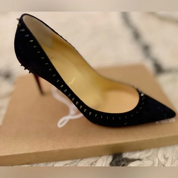 Christian Louboutin Anjalina Studded Pointed Toe Pump - Size 37 (7) - Picture 6 of 8